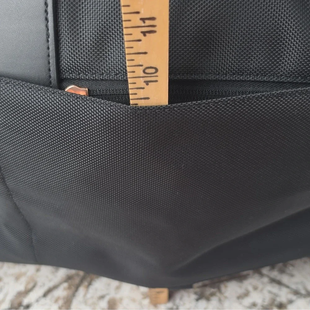 Solgaard Voyager Ballistic Touch of Rose Duffel Bag Black Travel Weekender NEW